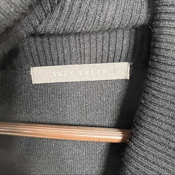 Suzy Shier Sweater 🍋 - Picture 2 of 4